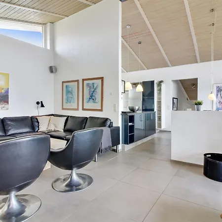 Judeth - 300m From The Sea By Interhome Feriehus